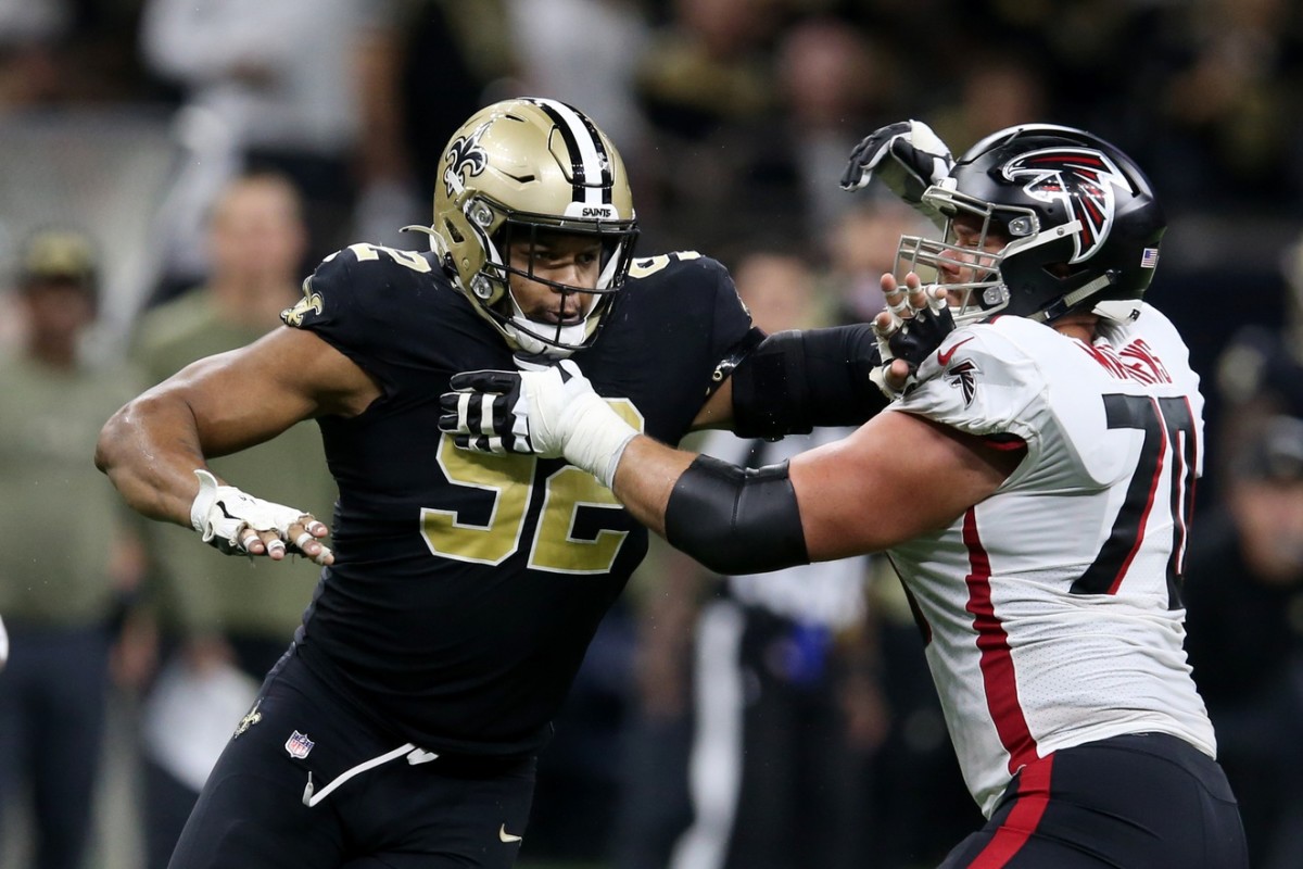 New Orleans Saints defensive end Marcus Davenport (92) takes on Falcons offensive tackle Jake Matthews (70). Mandatory Credit: Chuck Cook-USA TODAY Sports