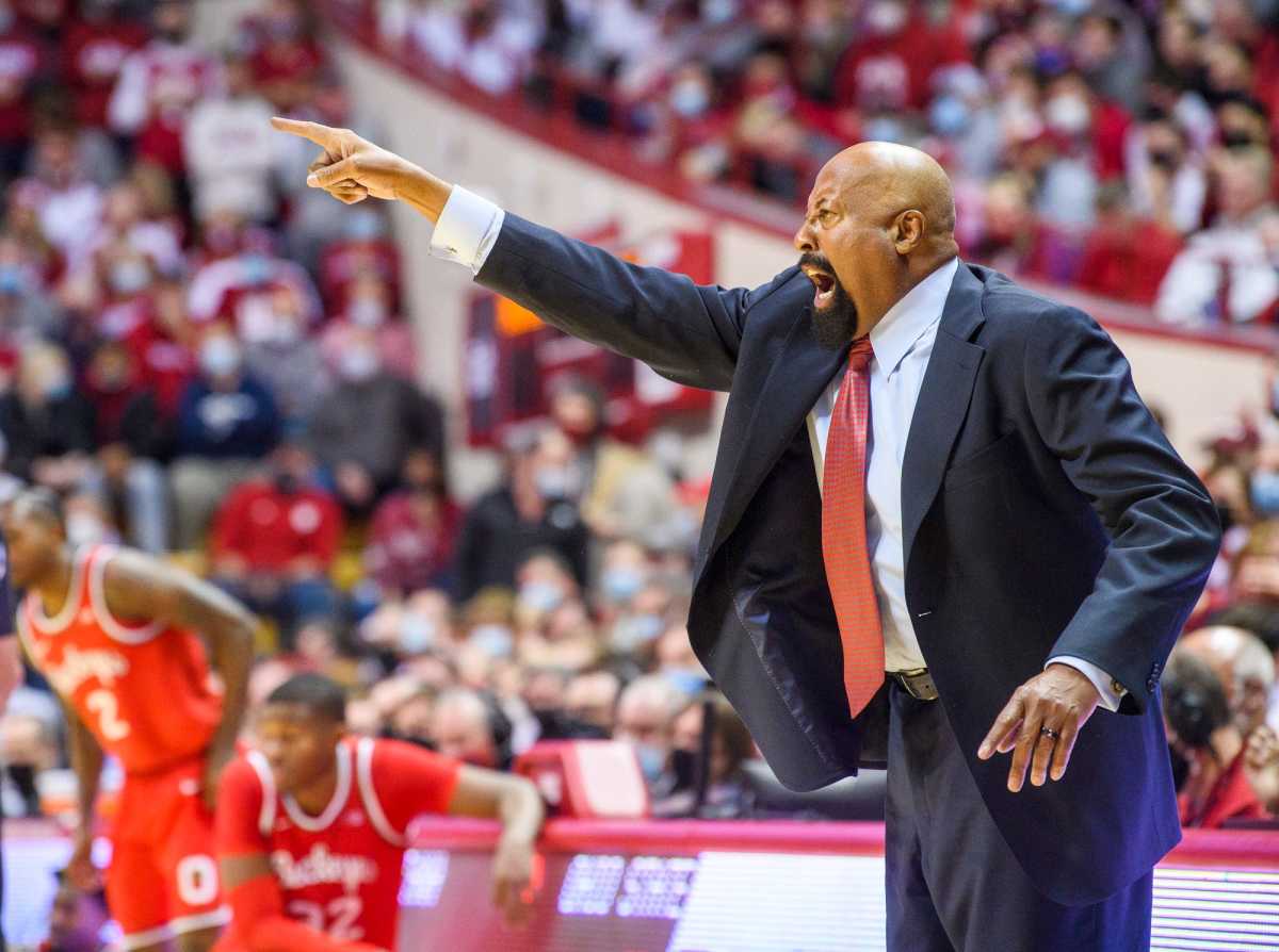 Mike Woodson calls a play during the Indiana, Ohio State game at home.