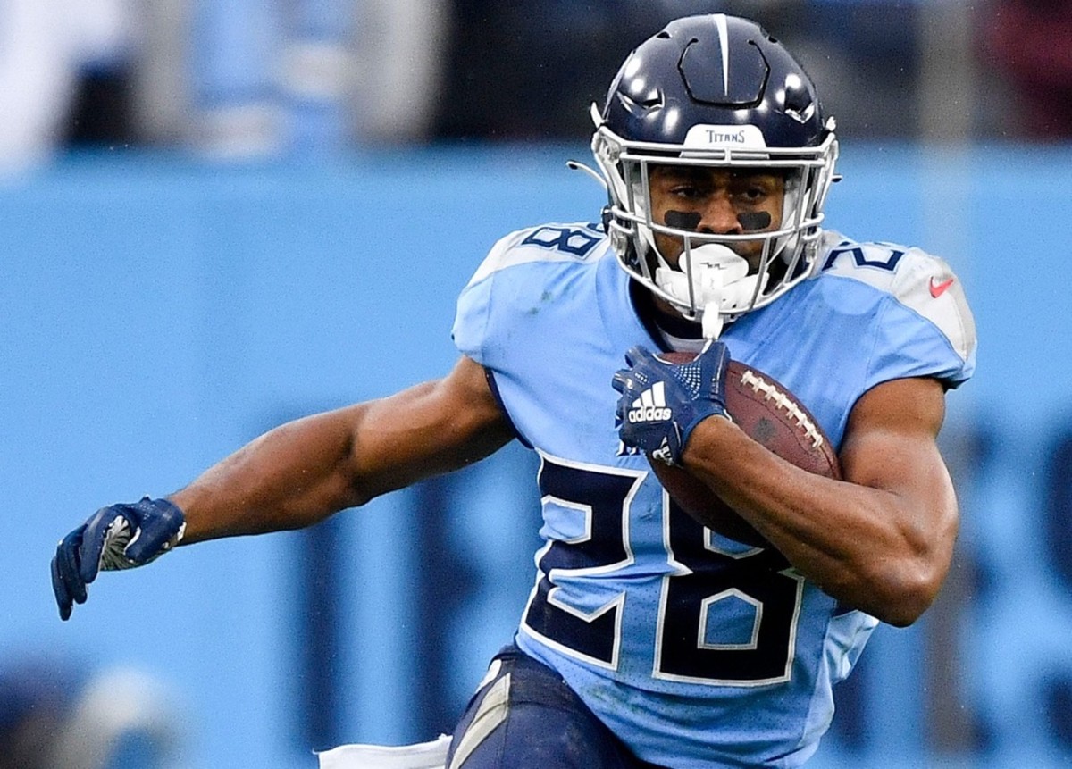 Tennessee Titans running back Jeremy McNichols (28) carries the ball during the third quarter at Nissan Stadium Sunday, Jan. 2, 2022 in Nashville, Tenn.