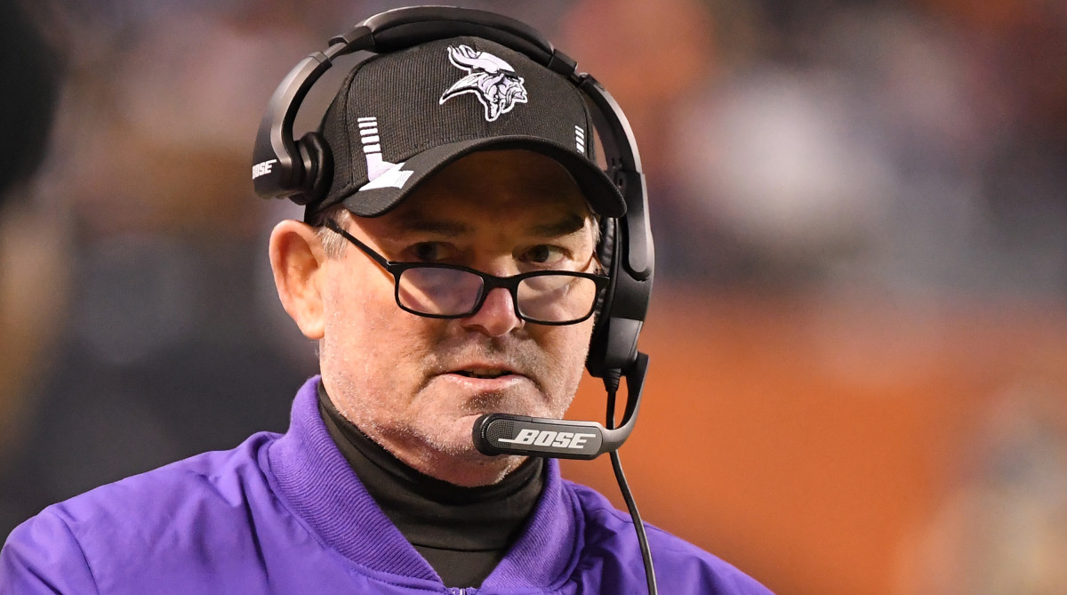 Mike Zimmer coaching the Vikings