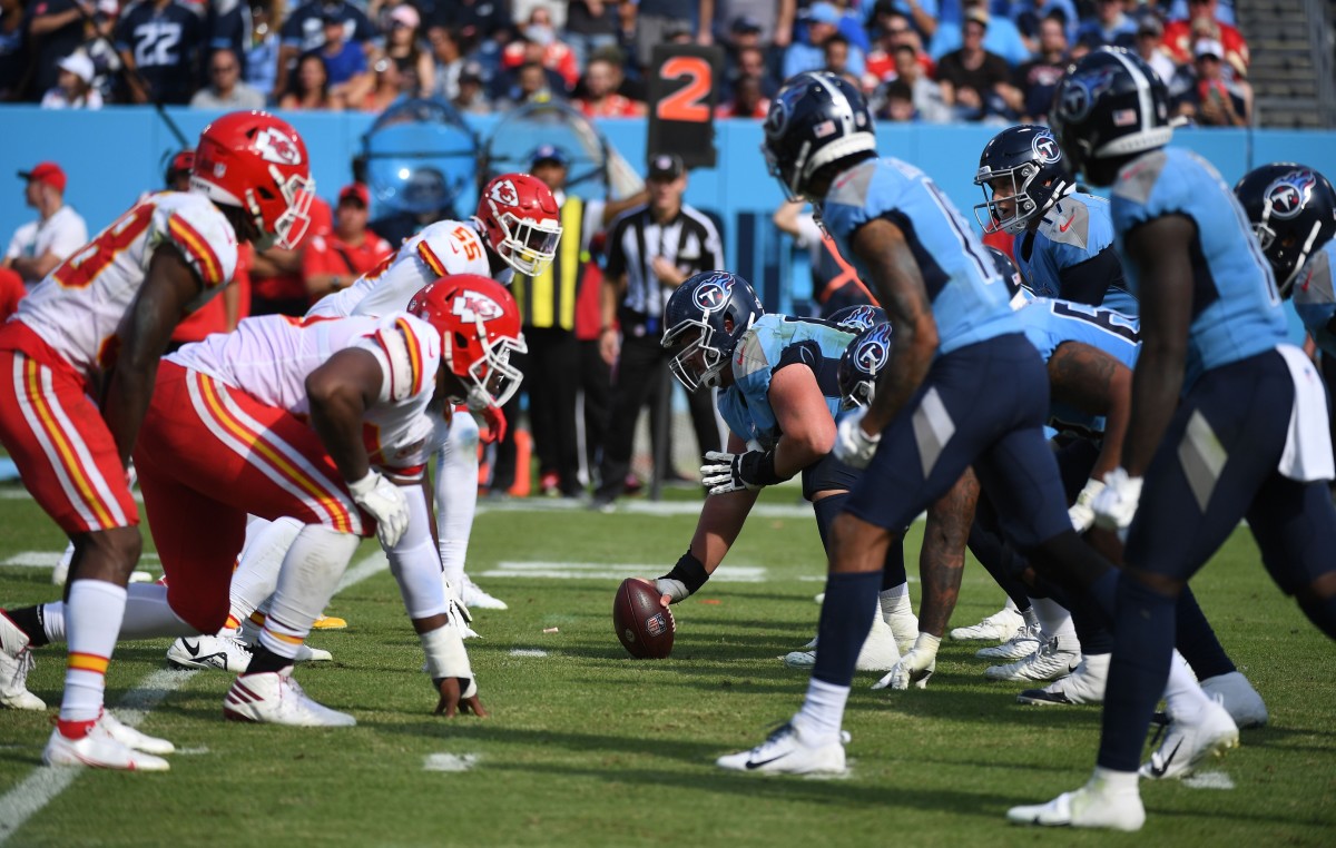 Kansas City Chiefs lines up against Tennessee Titans during the game at Nissan Stadium.