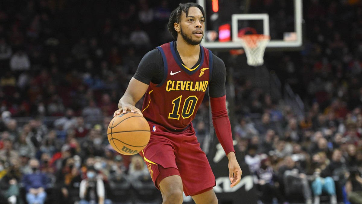 Cleveland Cavaliers forward Darius Garland (10) brings the ball up court in the third quarter against the Toronto Raptors.