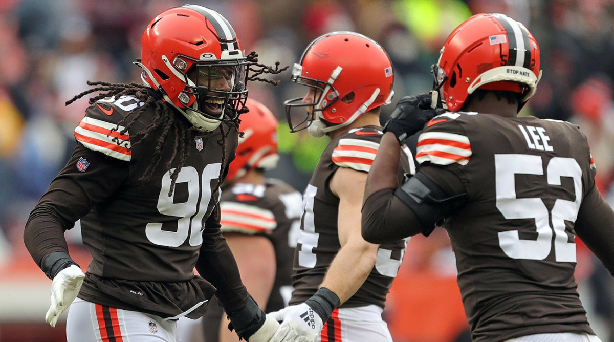 Cleveland Browns defensive end Jadeveon Clowney (90) celebrates after a sack.