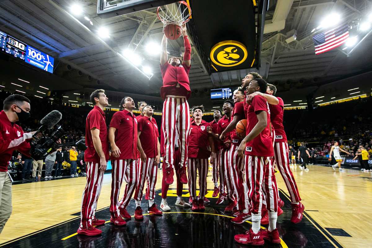 Indiana Men's Basketball warms up before the Iowa road game.