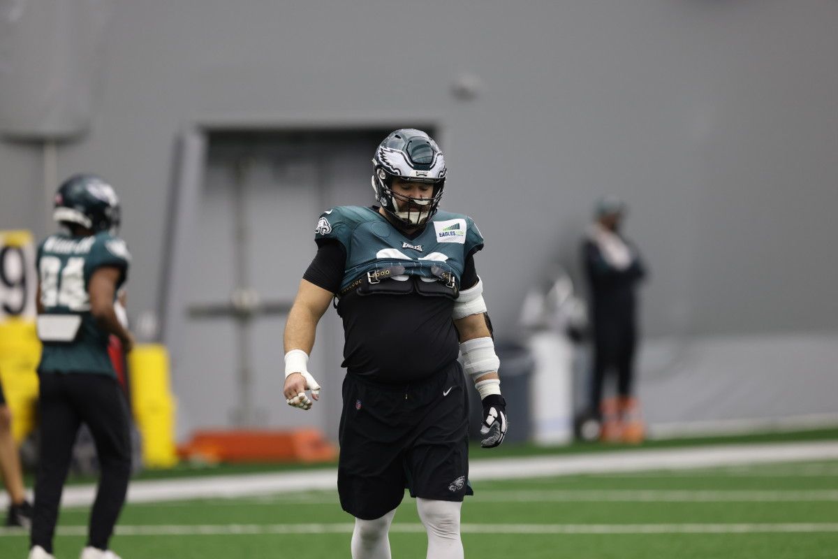 Jason Kelce at practice leading up to playoff game vs. Bucs