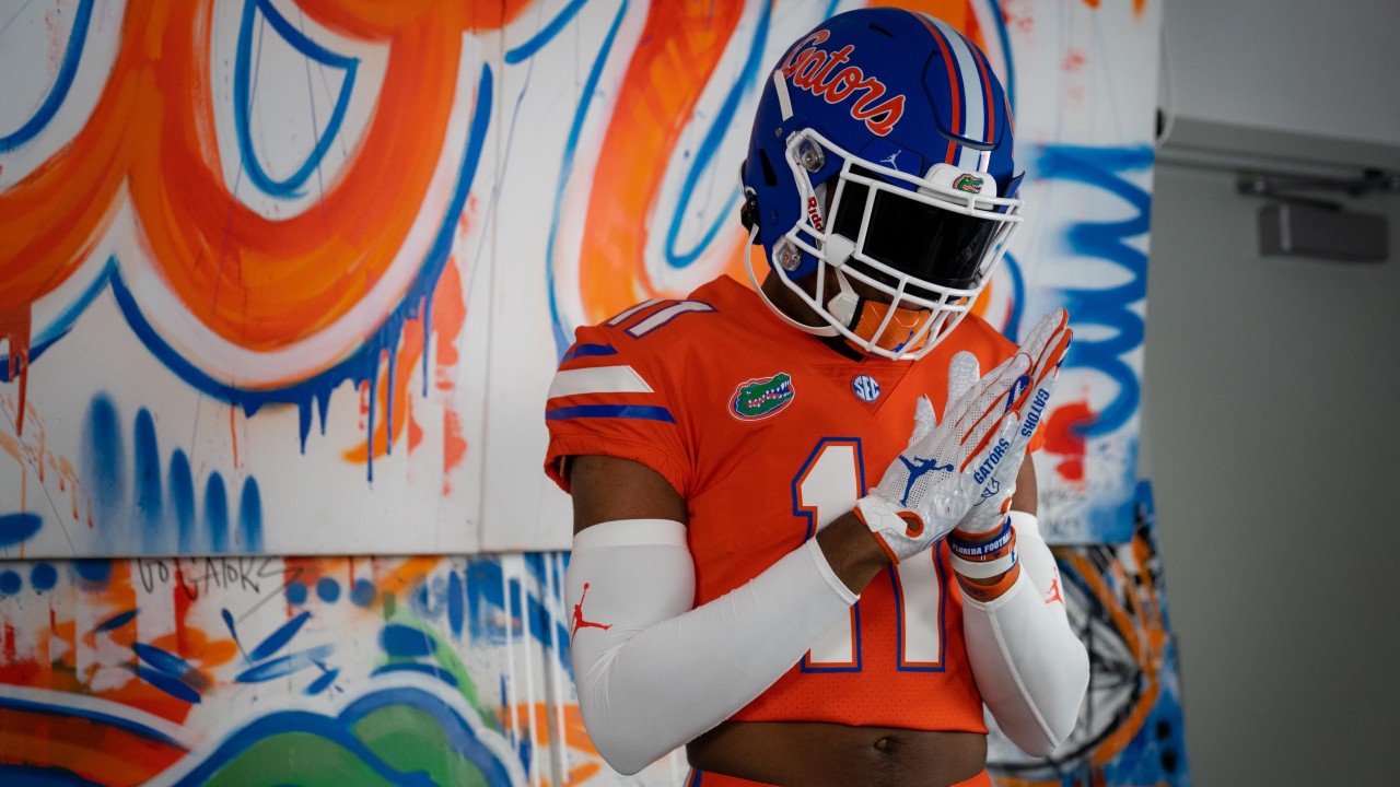 LOOK: Florida Gators wear all-orange uniforms for first time since 1989 