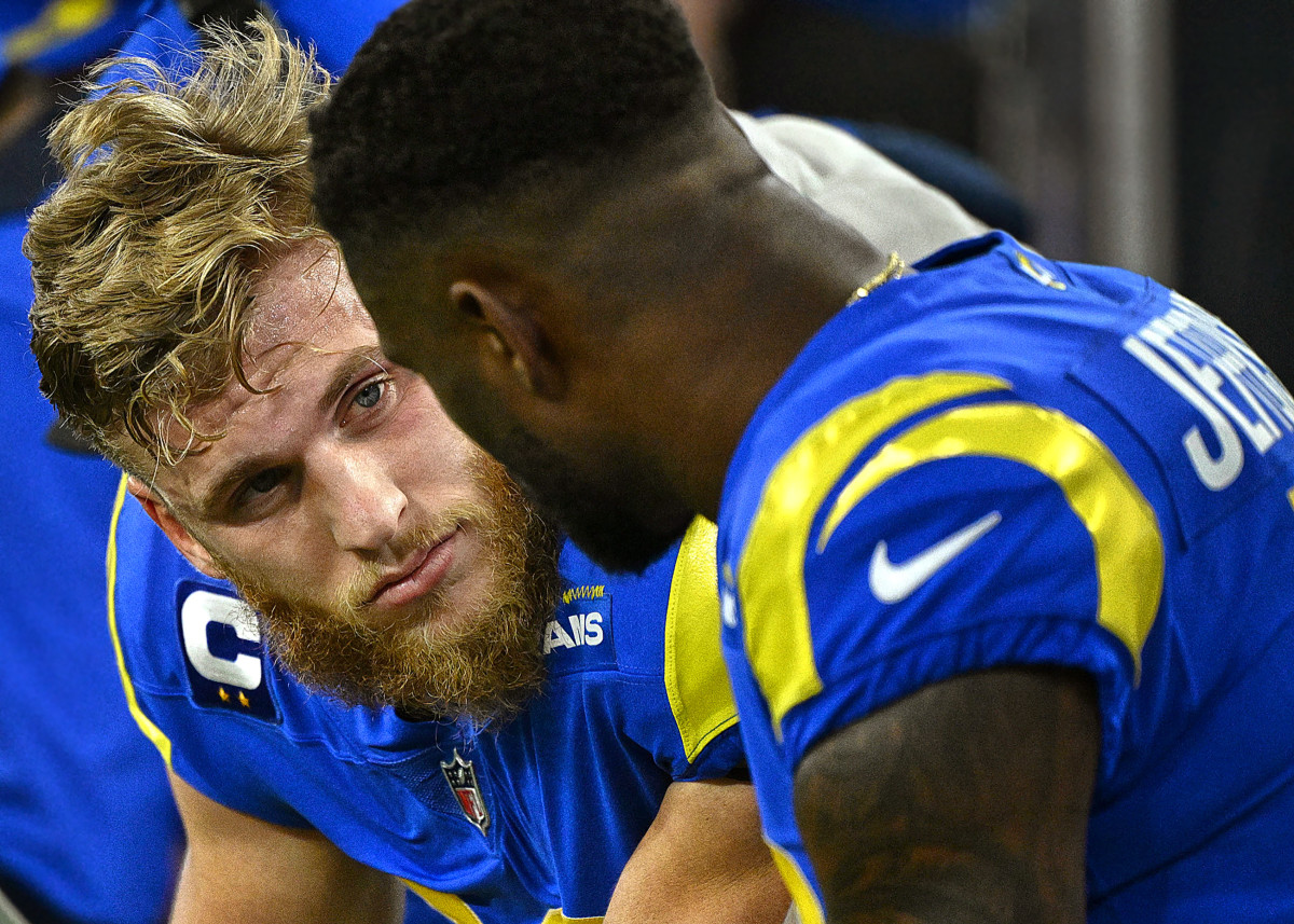 Cooper Kupp and Van Jefferson talk on the sideline during a Rams game