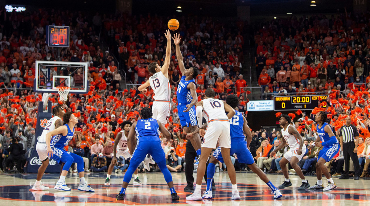 Tip-off as Auburn Tigers men's basketball takes on Kentucky Wildcats at Auburn Arena in Auburn, Ala., on Saturday, Jan. 22, 2022.