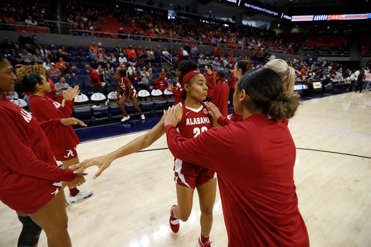 012322_WBB_DavisBr_Auburn_SL01386