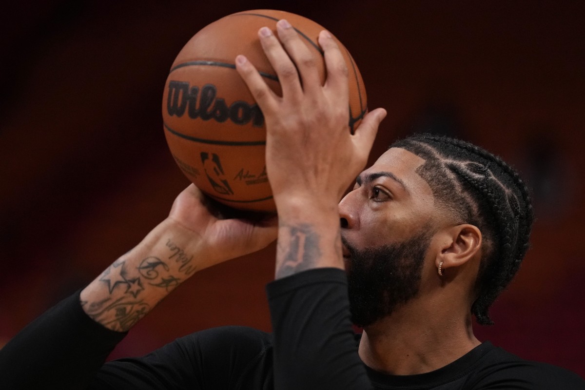 Los Angeles Lakers forward Anthony Davis warms up prior to the game against the Miami Heat at FTX Arena.