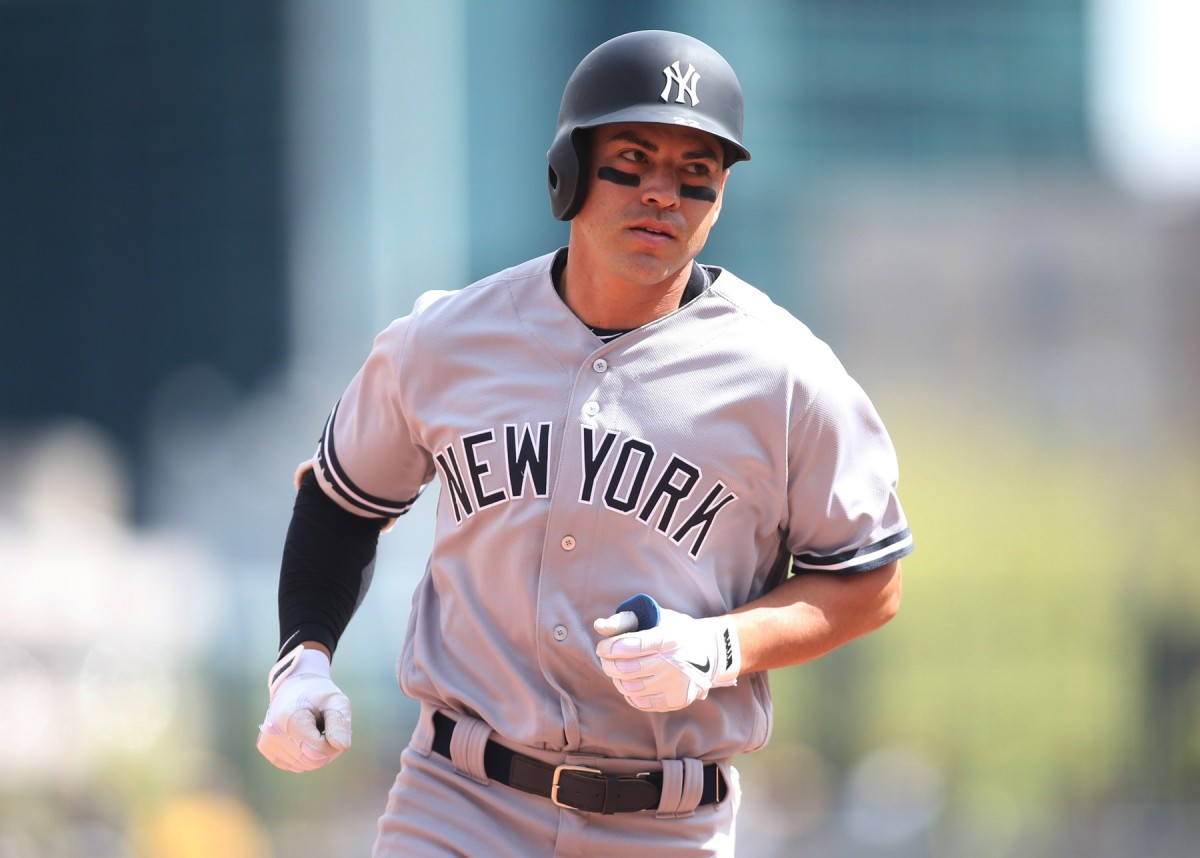 Yankees outfielder Jacoby Ellsbury rounds bases