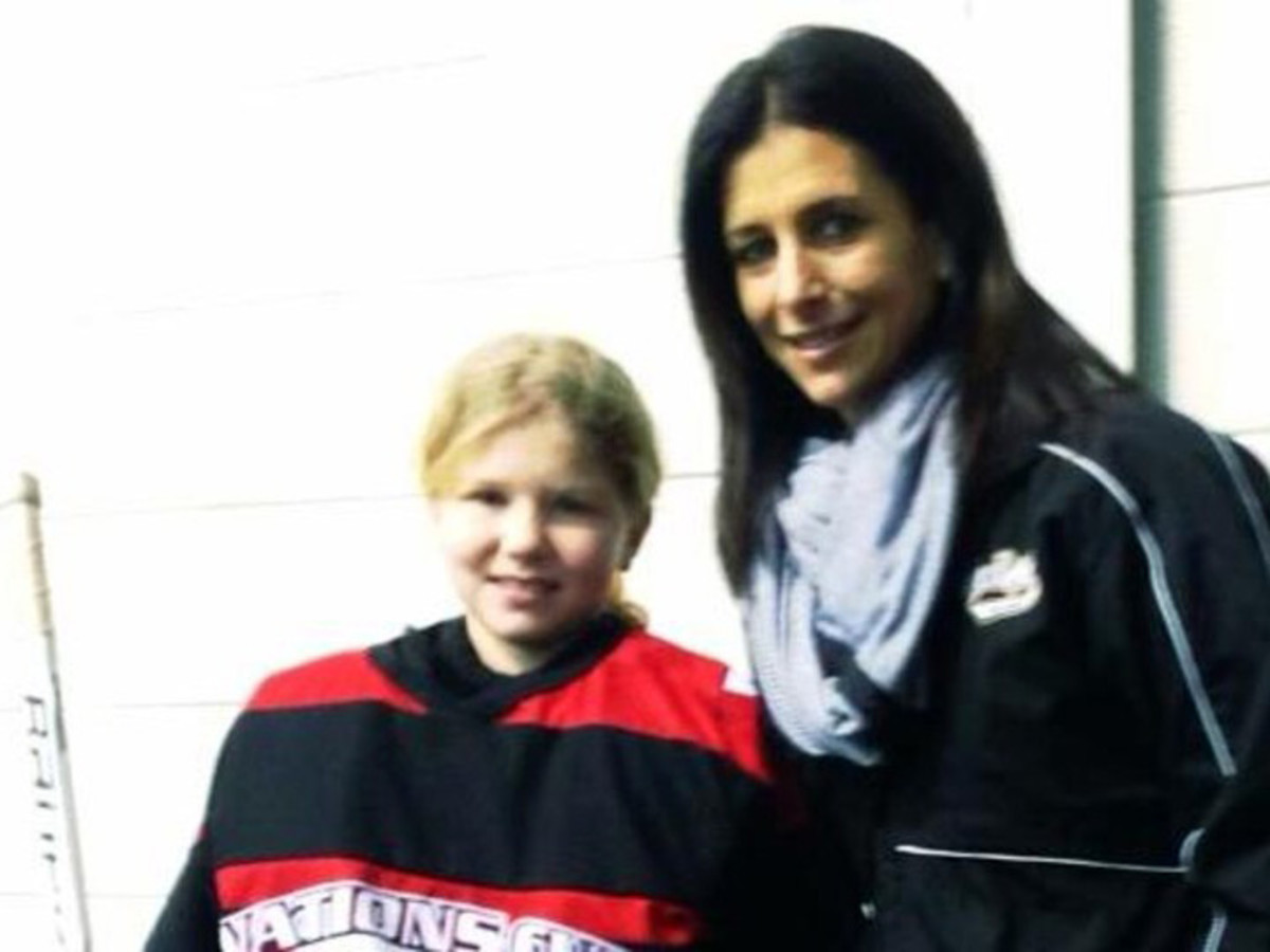 Manon Rheaume and Taya Currie