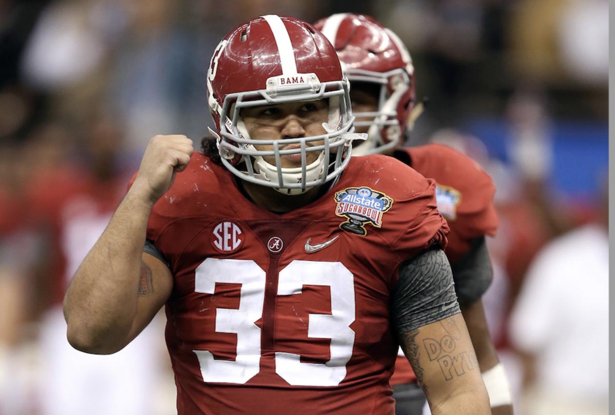 Alabama Crimson Tide linebacker Trey DePriest (33) gestures against the Ohio State Buckeyes in the fourth quarter of the 2015 Sugar Bowl at Mercedes-Benz Superdome.