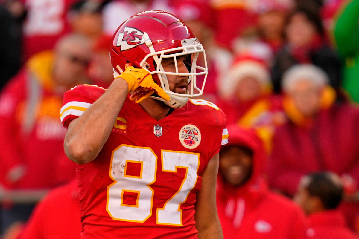 Jan 30, 2022; Kansas City, Missouri, USA; Kansas City Chiefs tight end Travis Kelce (87) reacts after a play against the Cincinnati Bengals during the second quarter of the AFC Championship Game at GEHA Field at Arrowhead Stadium. Mandatory Credit: Jay Biggerstaff-USA TODAY Sports