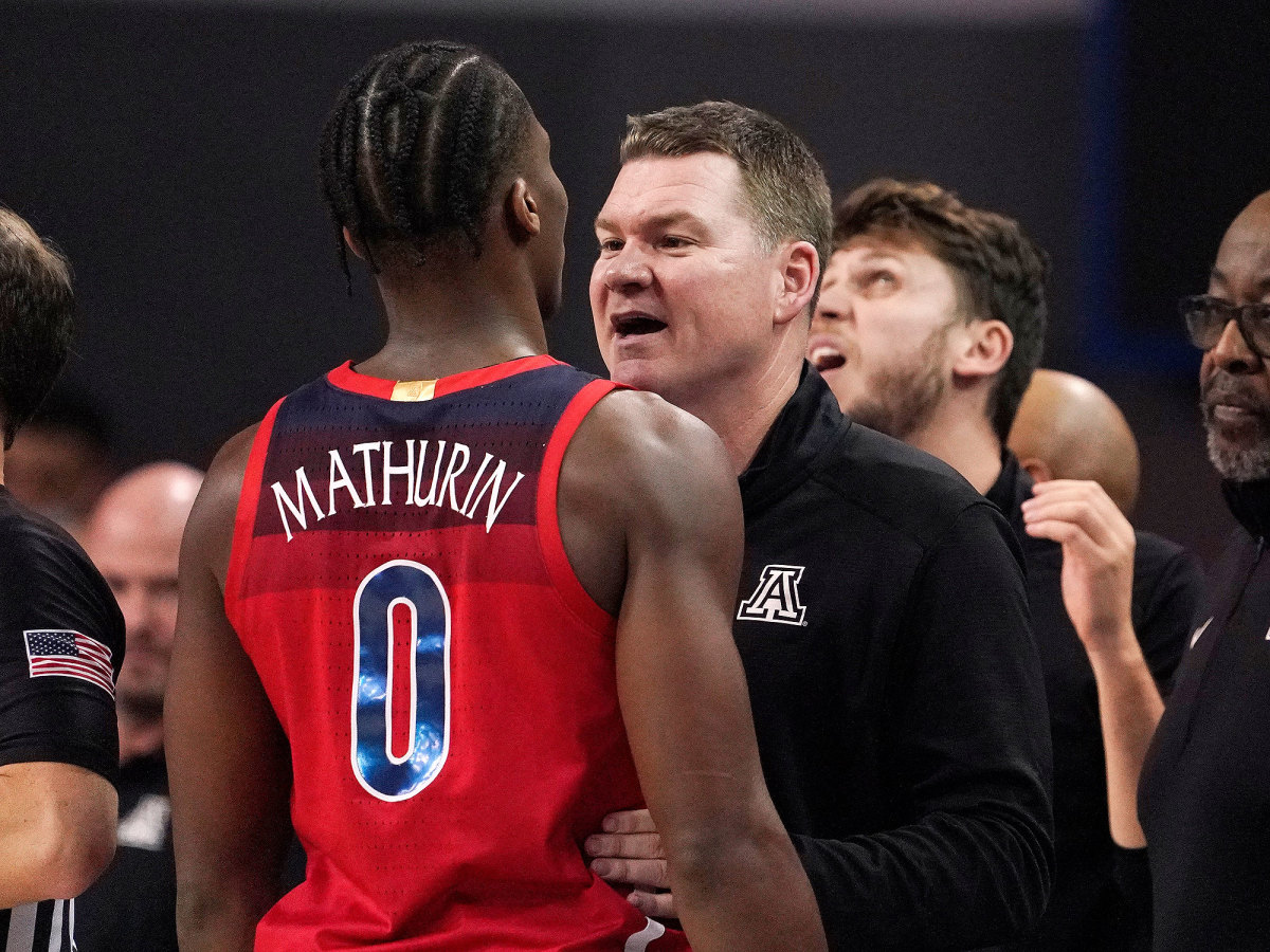 Arizona coach Tommy Lloyd