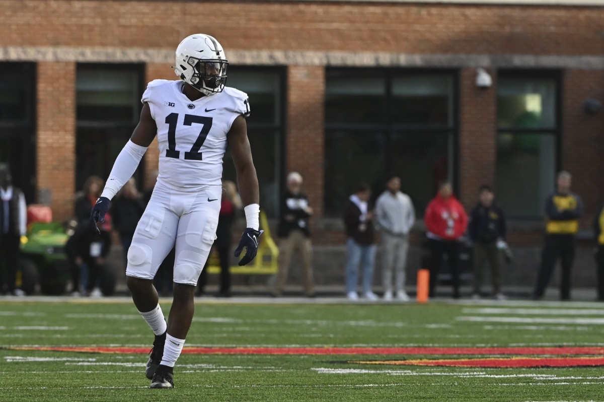 Penn State edge rusher Arnold Ebiketie during game