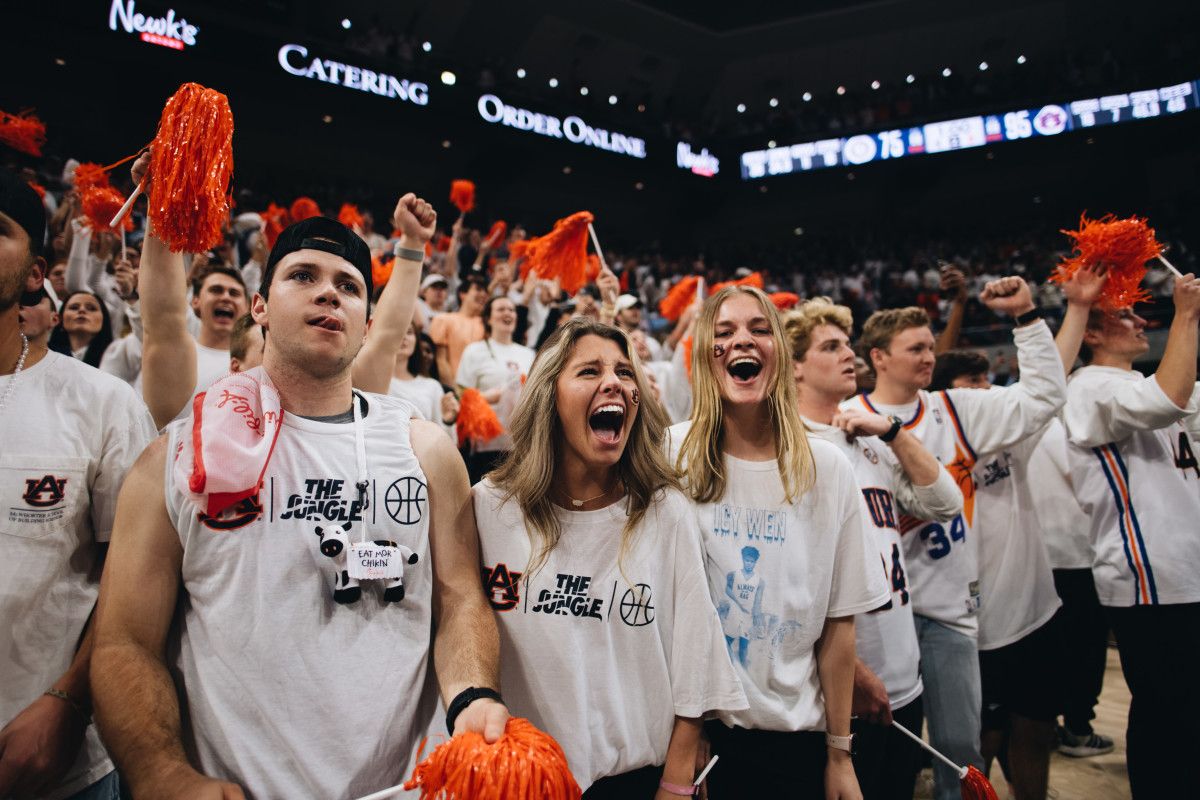 02012022 Fan Reaction MBB v Alabama EE_211