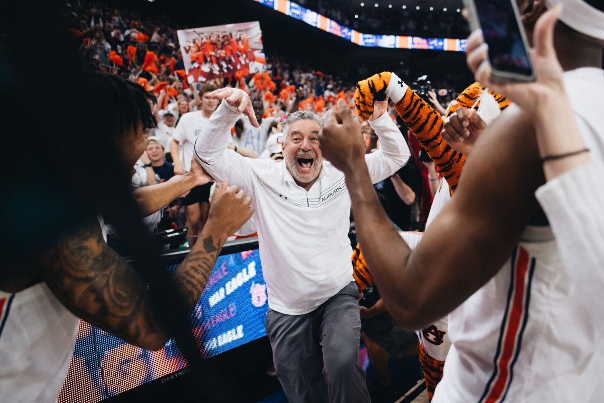 02012022 Team Celebration MBB v Alabama EE_191