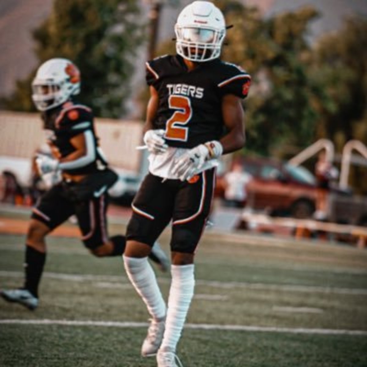 Huskies Extend Offer to Desert Speedster Sports Illustrated