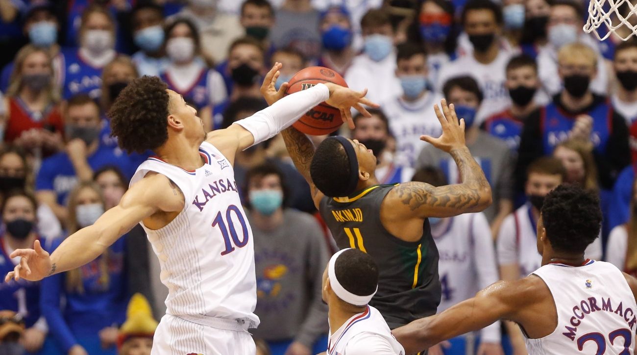 No. 10 Kansas builds huge lead, routs No. 8 Baylor - Vimarsana News