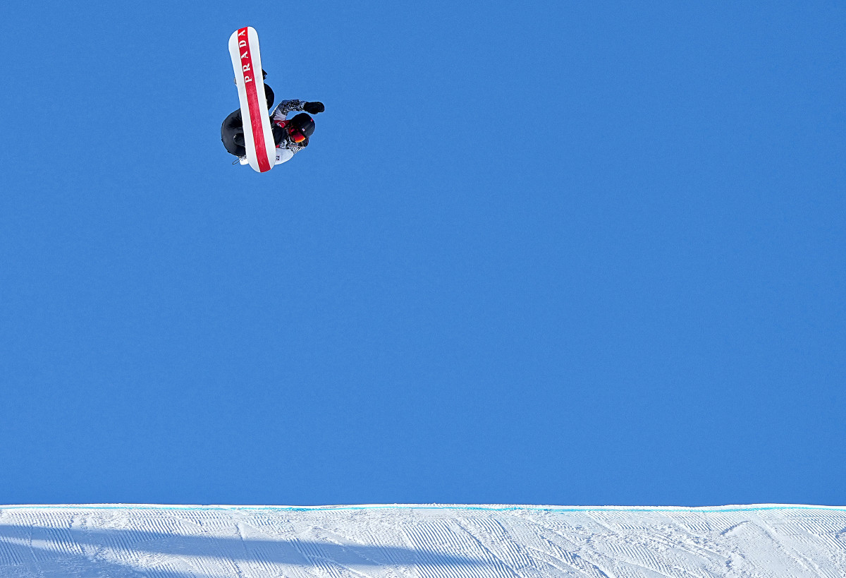 julia-marino-snowboard