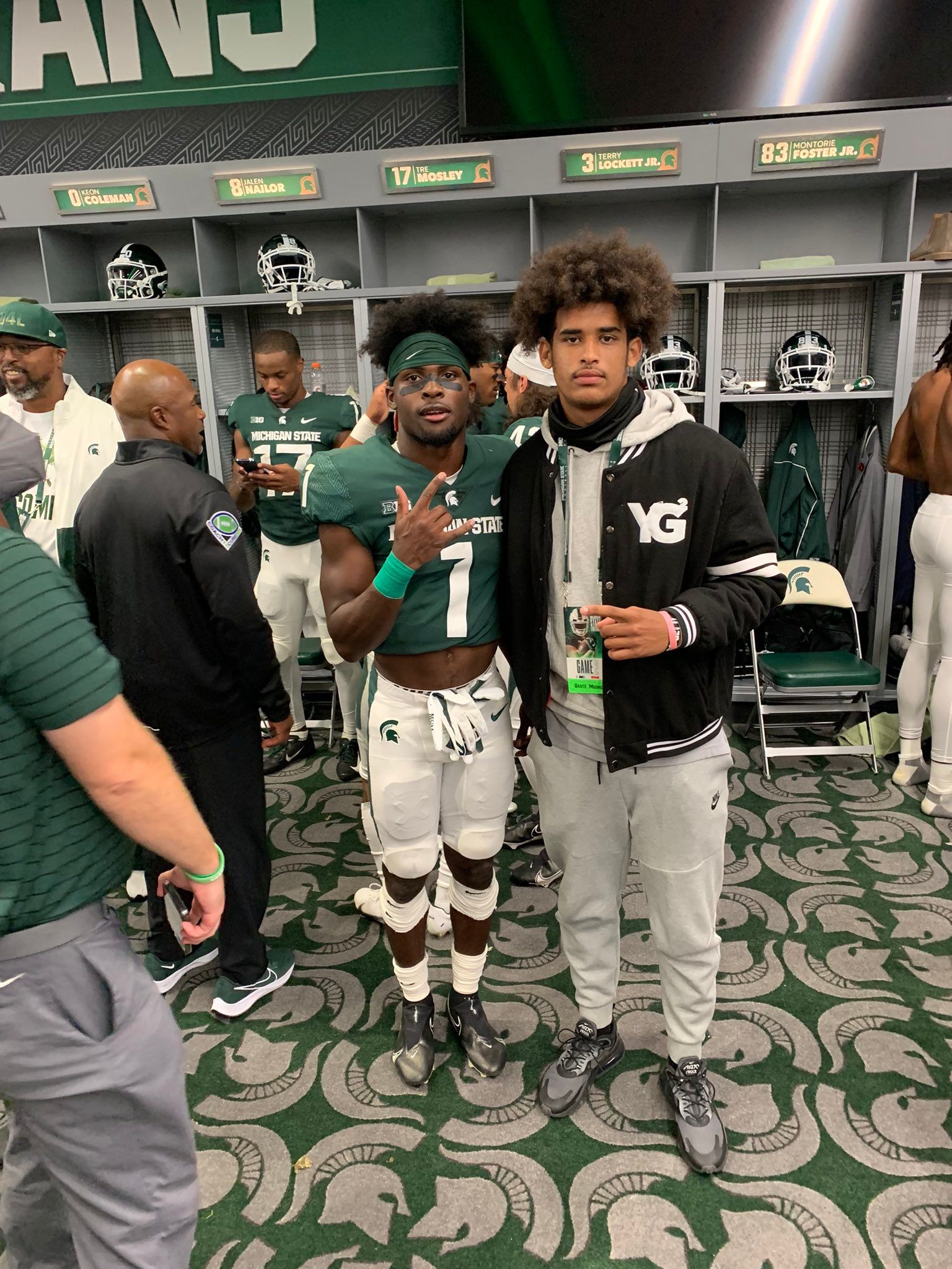 Is Michigan State the favorite for five-star quarterback Dante Moore? - Vimarsana News