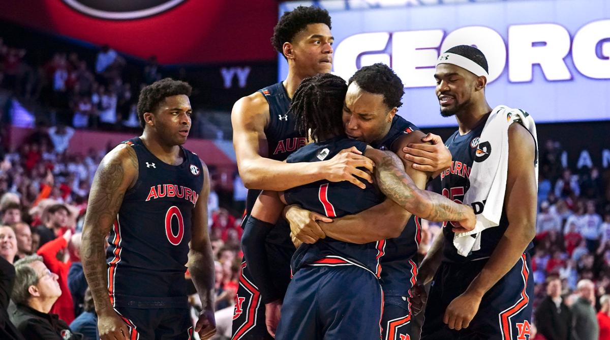 Auburn guard Wendell Green Jr. (1) celebrates with teammates after a basket late in the second half of an NCAA college basketball game against Georgia, Saturday, Feb. 5, 2022, in Athens, Ga.