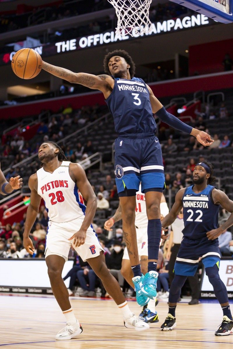 Jaden McDaniels and Isaiah Stewart are former UW teammates now NBA opponents.