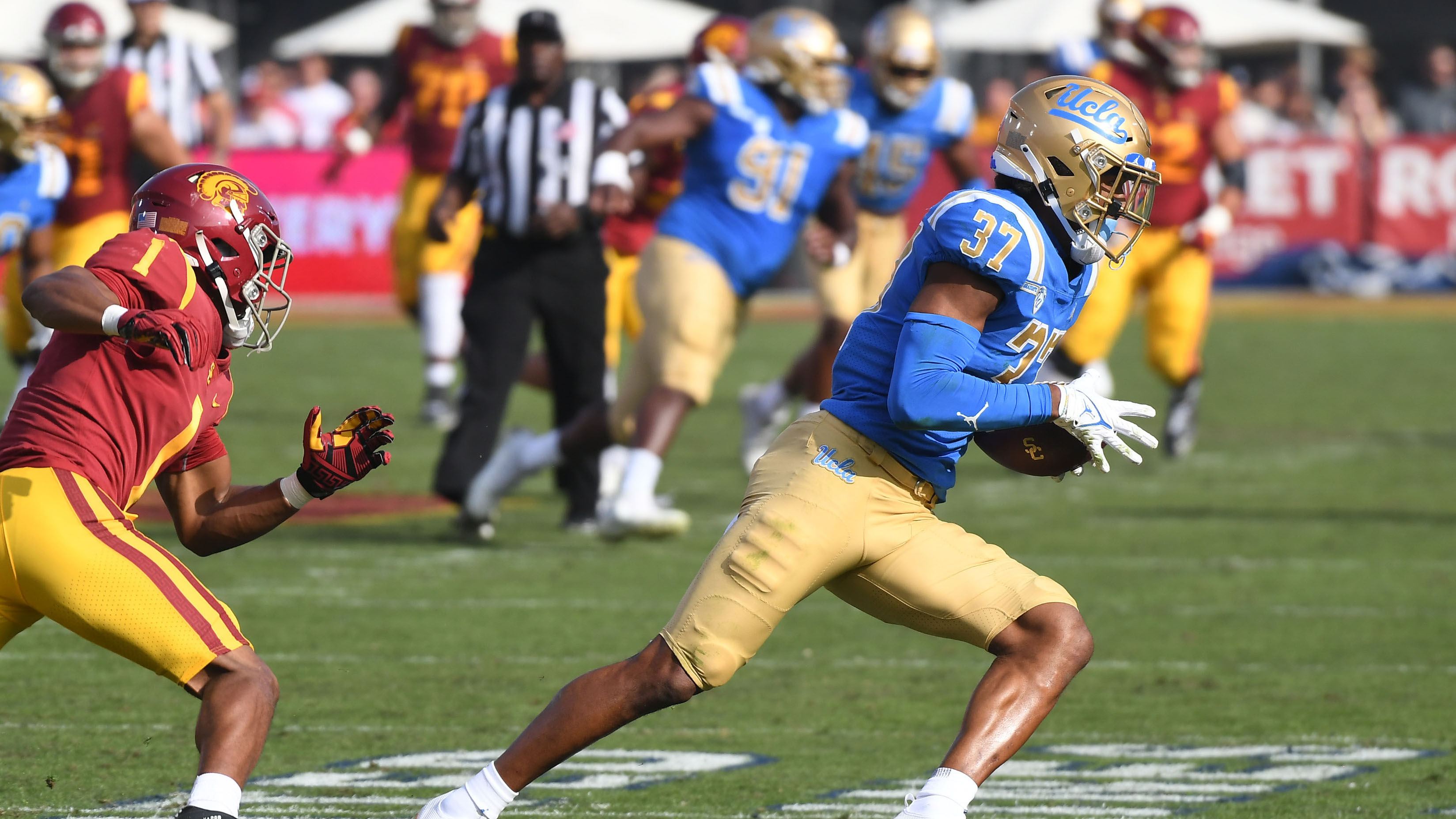 Five UCLA Football Products Earn Invites to 2022 NFL Scouting Combine