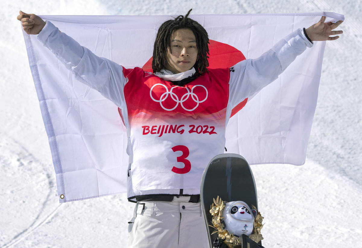 hirano-snowboarding-gold