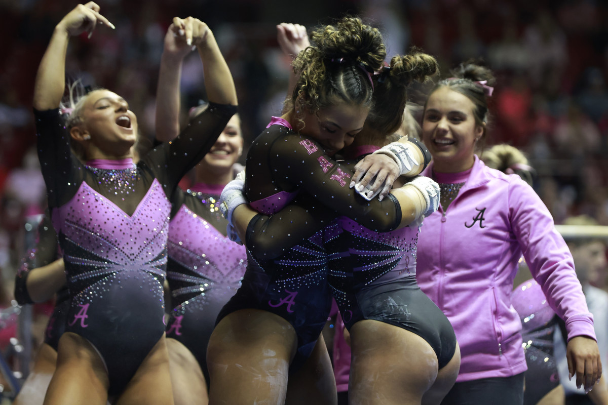 Alabama gymnastics team at Power of Pink