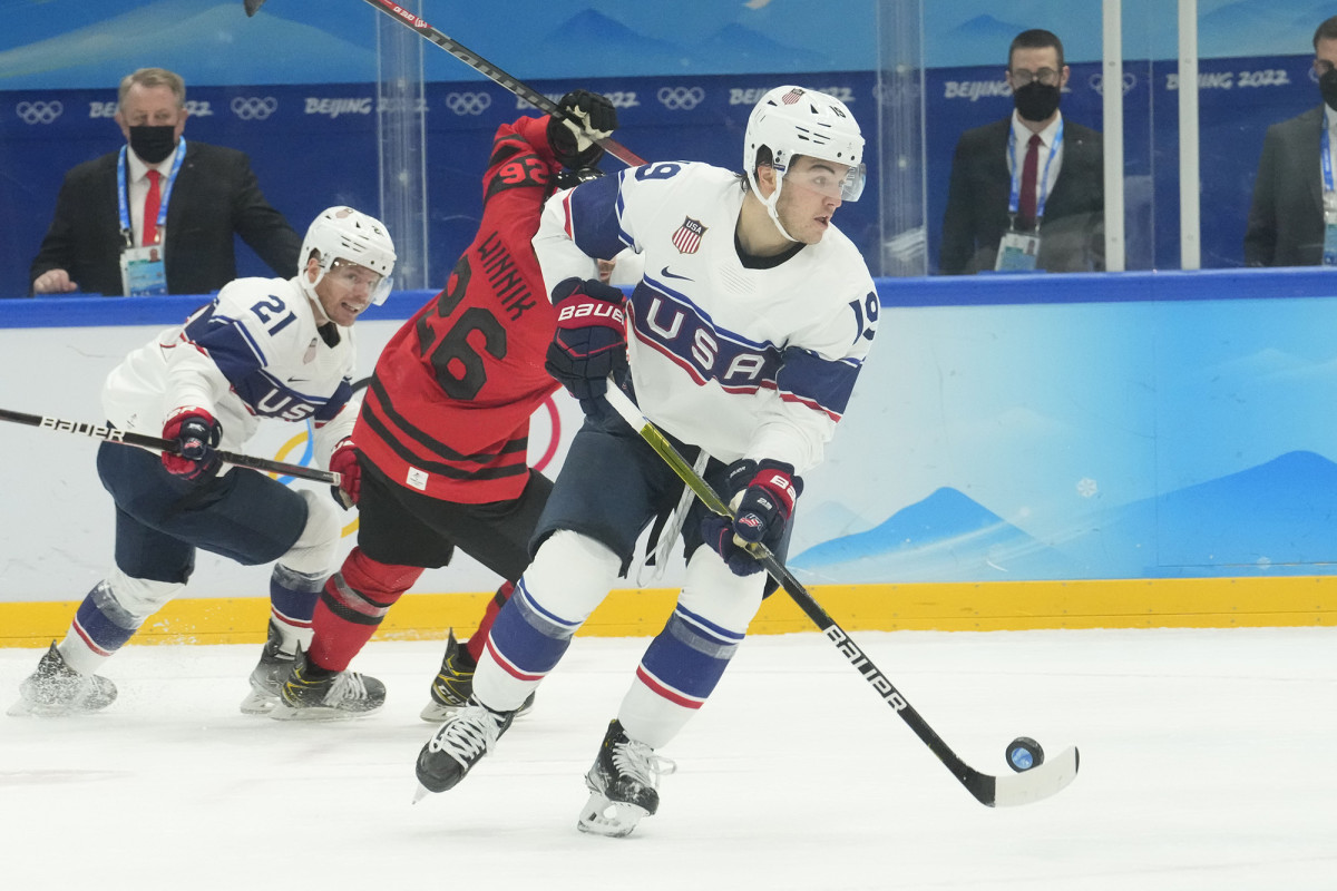 brisson-mens-hockey-action