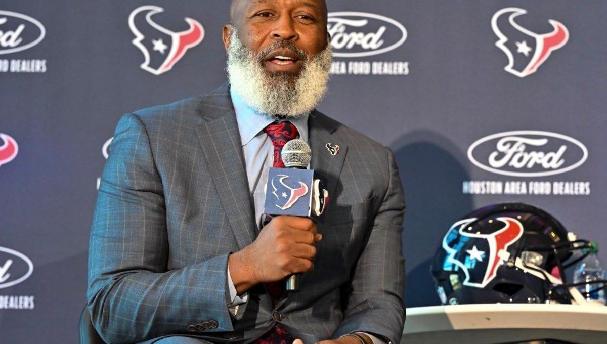 lovie helmet