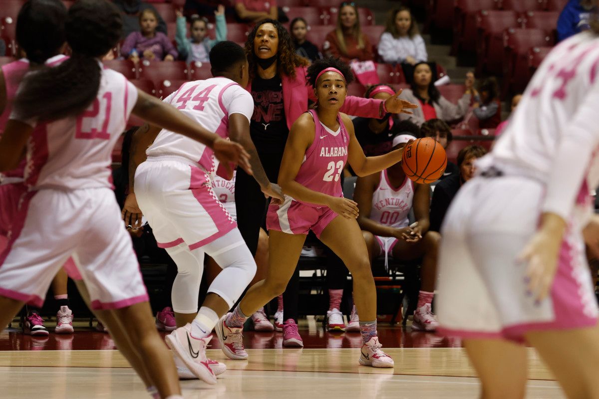 021322_WBB_DavisBr_Kentucky_JH0285