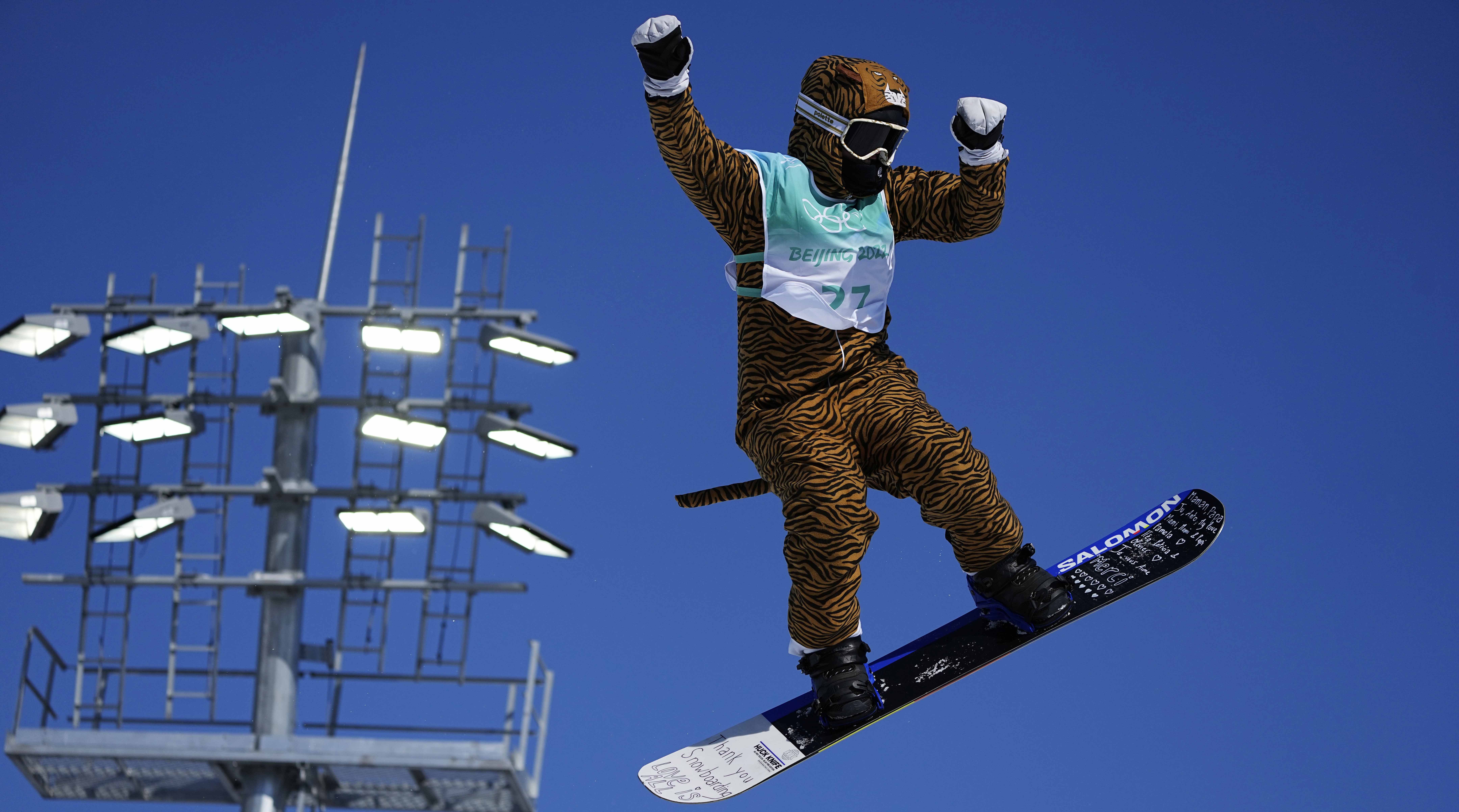 Photo of Regardez : Un snowboardeur déguisé en tigre aux Jeux olympiques de Pékin [VIDEO]
