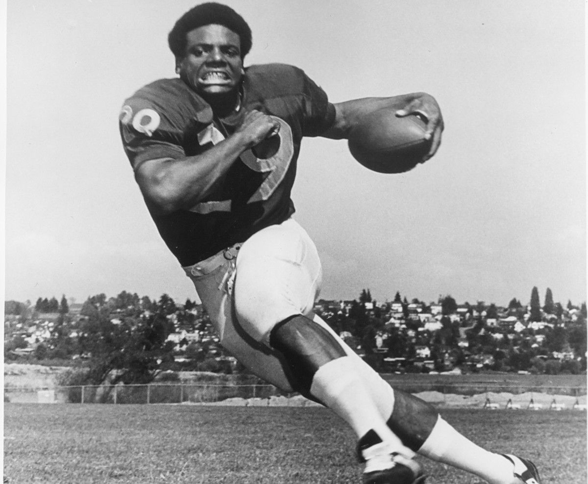 Harvey Blanks was an unforgettable UW football player.