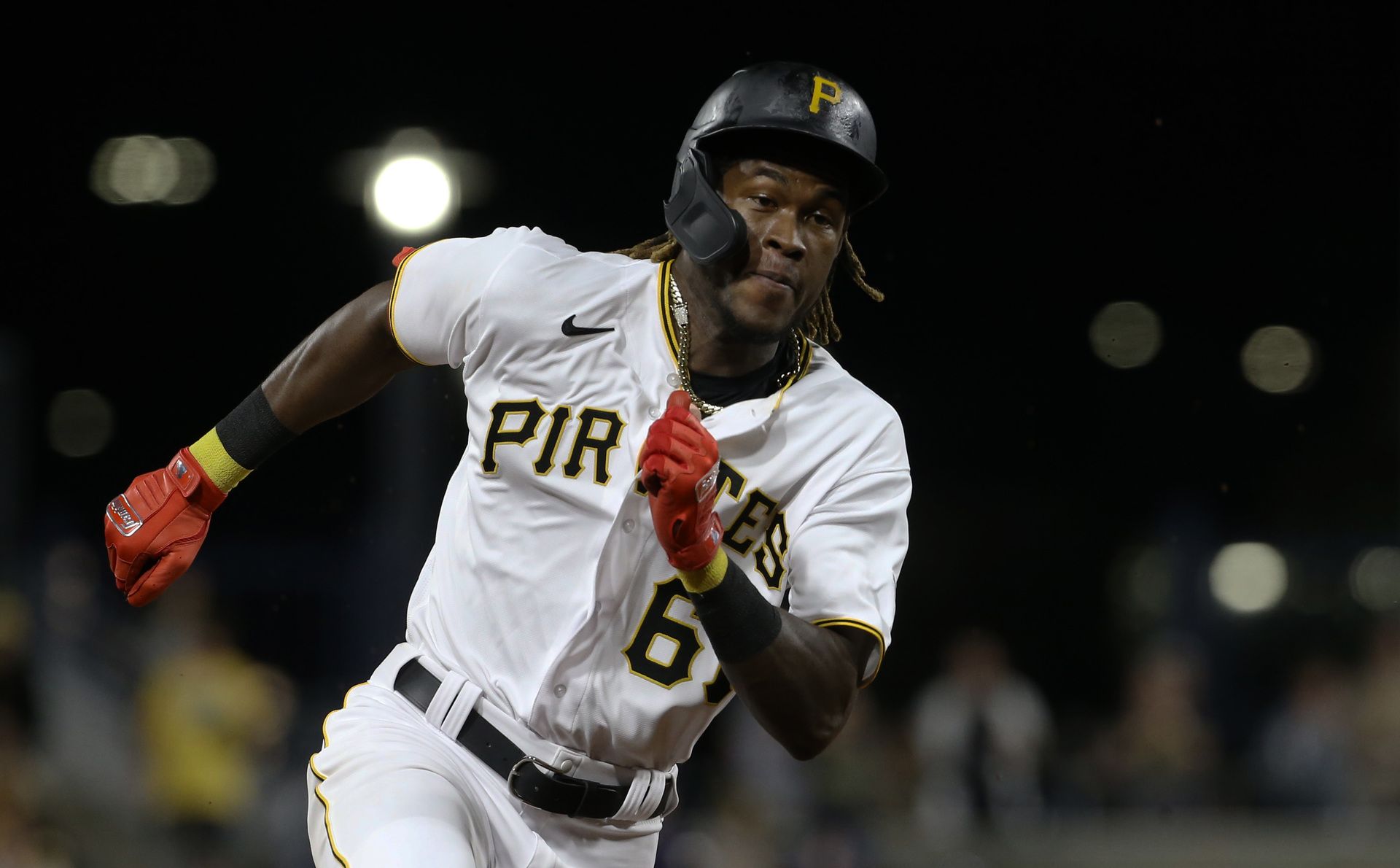 Bryan Reynolds, Ke'Bryan Hayes Top an Underwhelming Pirates Roster - Vimarsana News