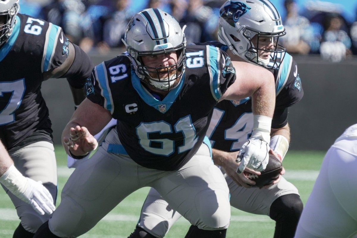 Carolina Panthers center Matt Paradis (61) drops into pass protection against the Minnesota Vikings during the second quarter at Bank of America Stadium.