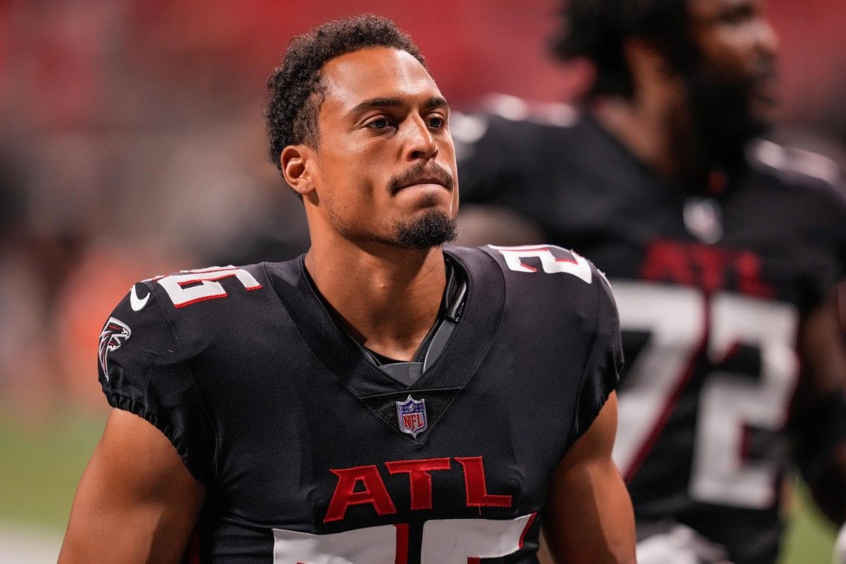 Atlanta Falcons cornerback Isaiah Oliver (26) on the field at Mercedes-Benz Stadium.