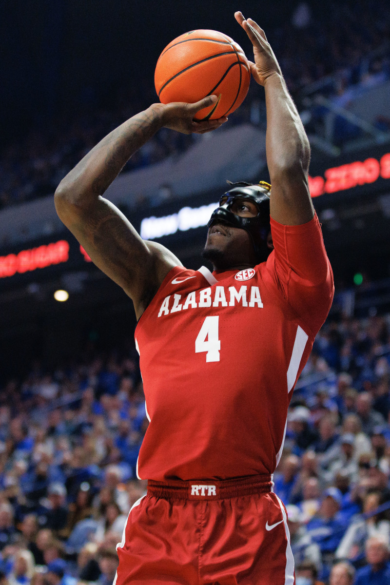 Alabama Crimson Tide forward Juwan Gary (4) shoots the ball during the first half against the Kentucky Wildcats at Rupp Arena at Central Bank Center.