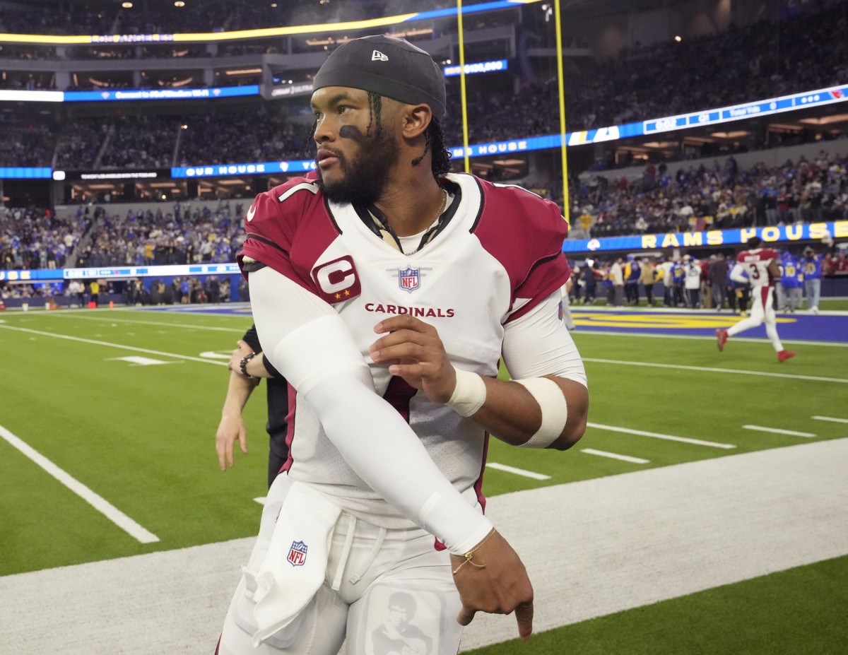 Arizona Cardinals quarterback Kyler Murray (1) warms up before playing against the Los Angeles Rams in the NFC Wild Card playoff game. Nfc Wild Card Playoff Cardinals Vs Rams