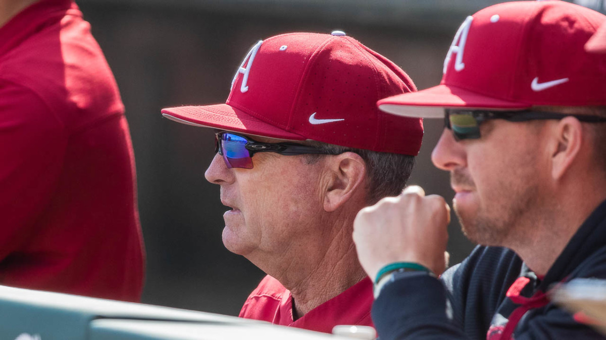 Van Horn Wanted Early Season Challenges to Be Ready for SEC Sports Illustrated All Hogs News