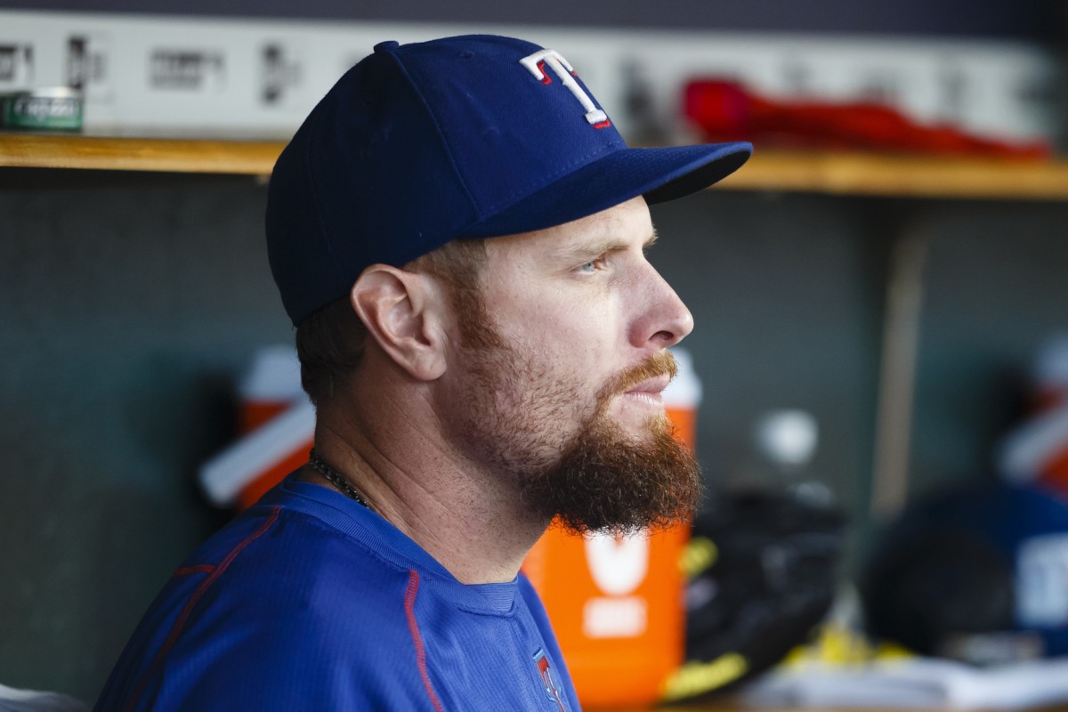 Aug 22, 2015; Detroit, MI, USA; Texas Rangers left fielder Josh Hamilton (32) in the dugout during the second inning against the Detroit Tigers at Comerica Park. Mandatory Credit: Rick Osentoski-USA TODAY Sports