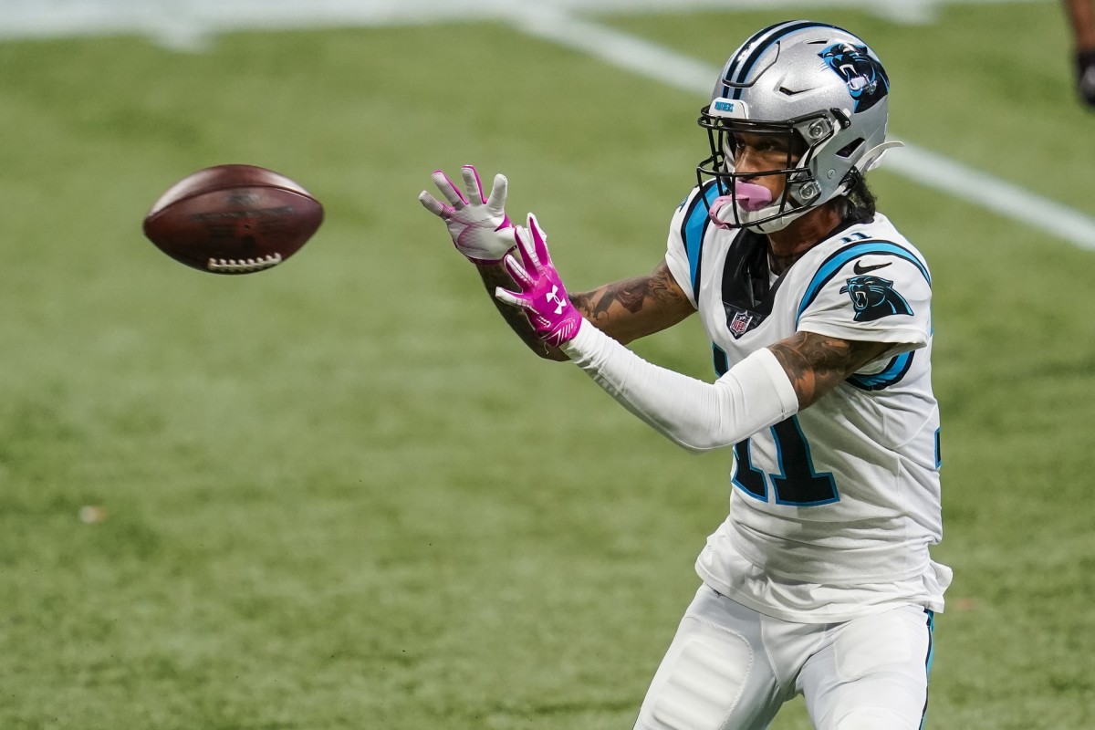 Carolina Panthers WR Robby Anderson catches pass