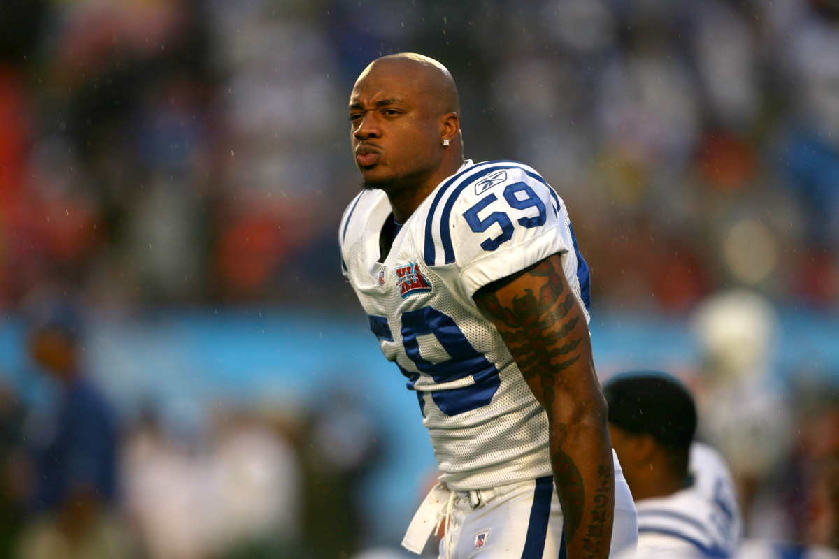 Report: Indianapolis Colts Hiring Former LB Cato June To Coaching Staff
