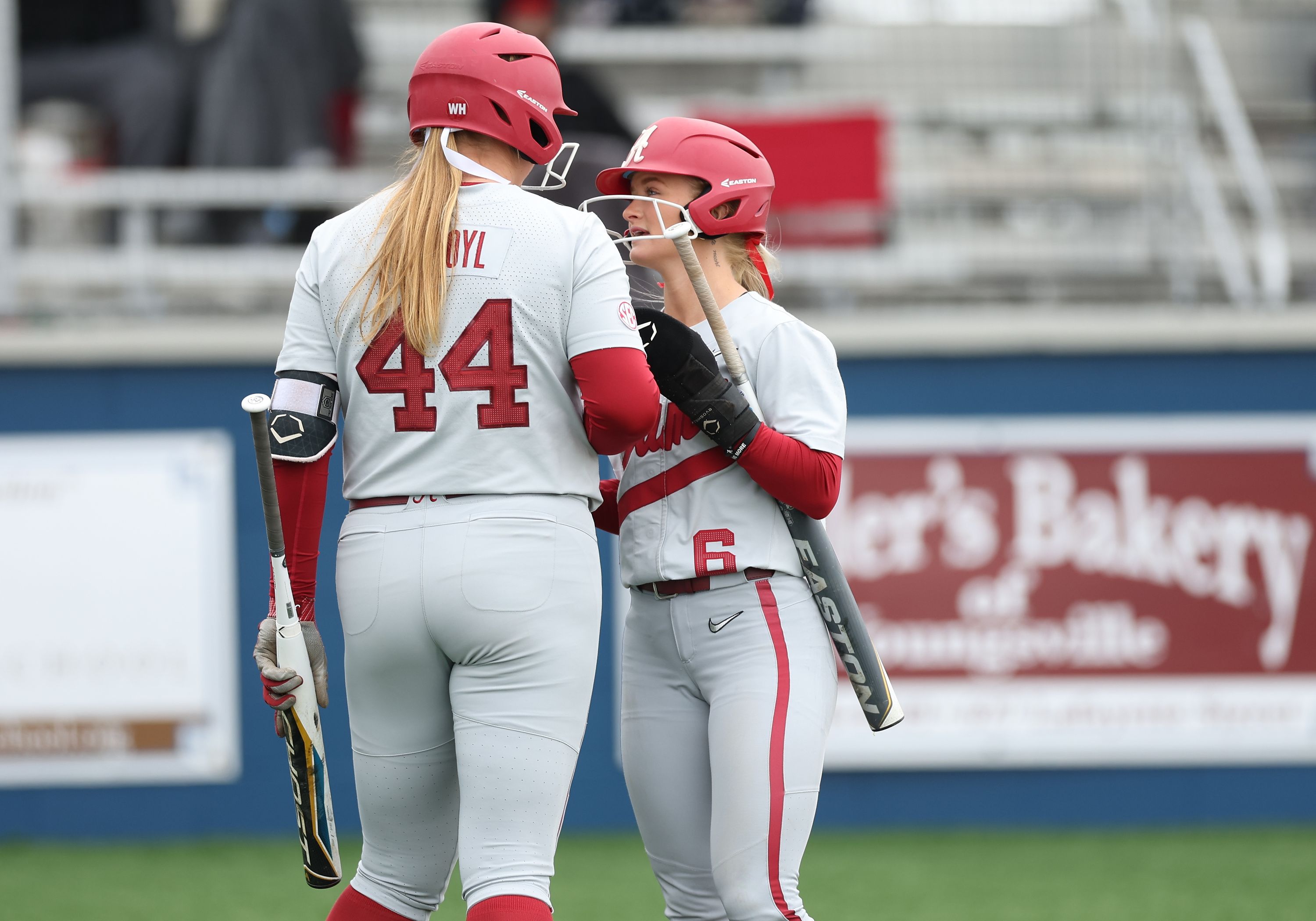 Live Updates: No. 2 Alabama Softball Day 2 at Mardi Gras Mambo - Vimarsana News