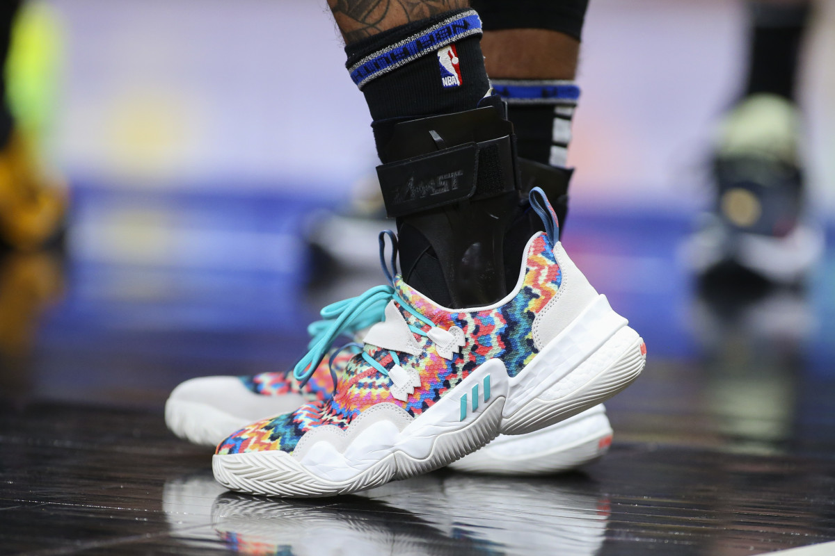 Wiegen Over instelling Riskeren Trae Young Debuts Colorway New Adidas Shoe - Sports Illustrated Atlanta  Hawks News, Analysis and More