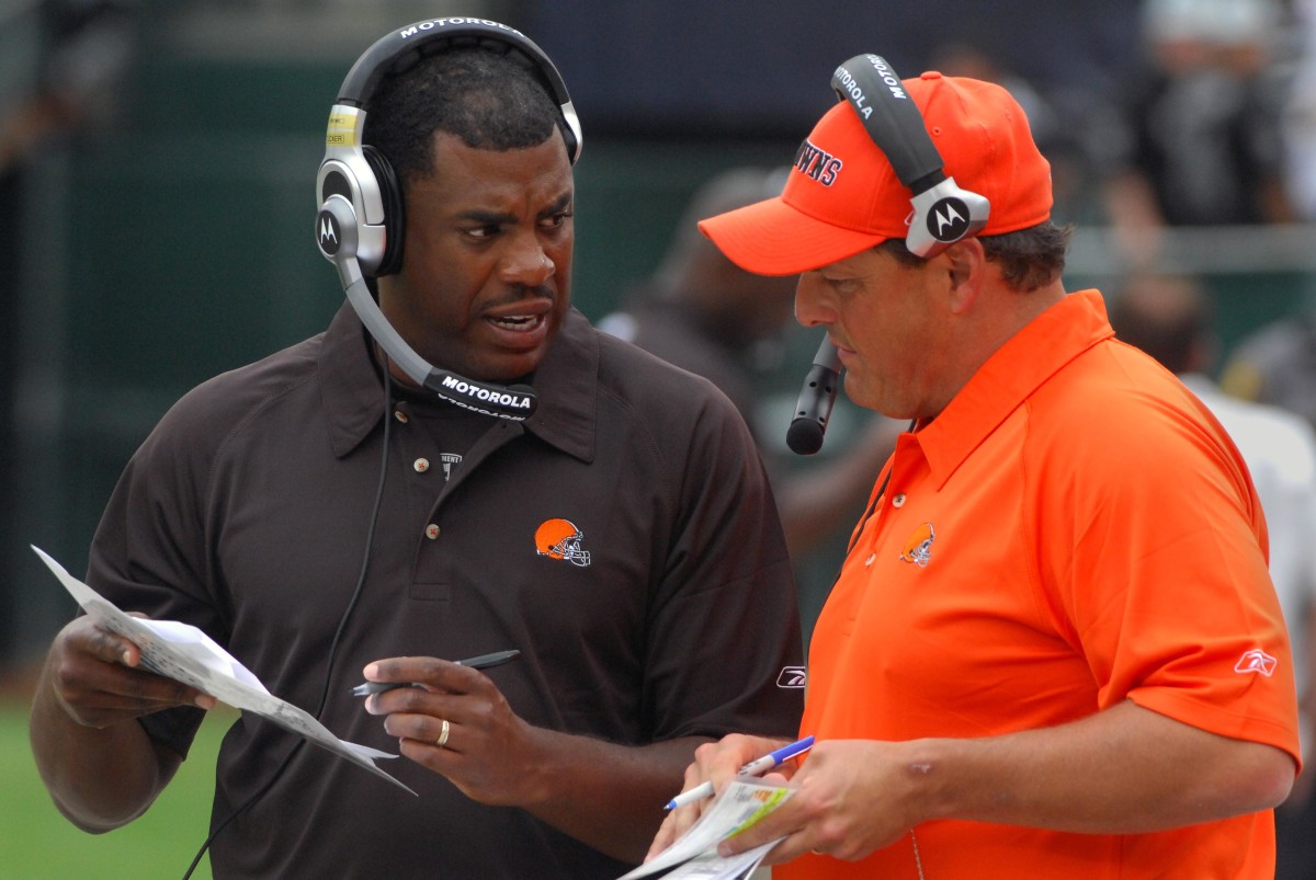 Cleveland Browns defensive backs coach Mel Tucker, left, and defensive coordinator Todd Grantham confer on the sidelines during 26-24 loss to Oakland Raiders at McAfee Coliseum.