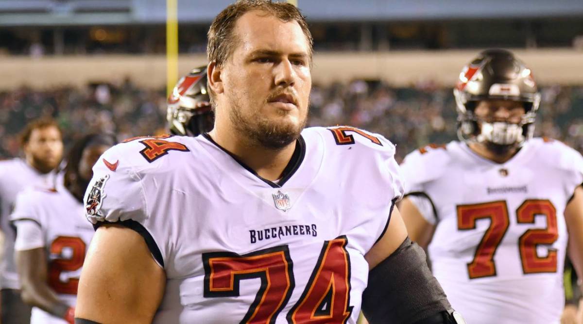 Oct 14, 2021; Philadelphia, Pennsylvania, USA; Tampa Bay Buccaneers guard Ali Marpet (74) against the Philadelphia Eagles at Lincoln Financial Field. Mandatory Credit: Eric Hartline-USA TODAY Sports