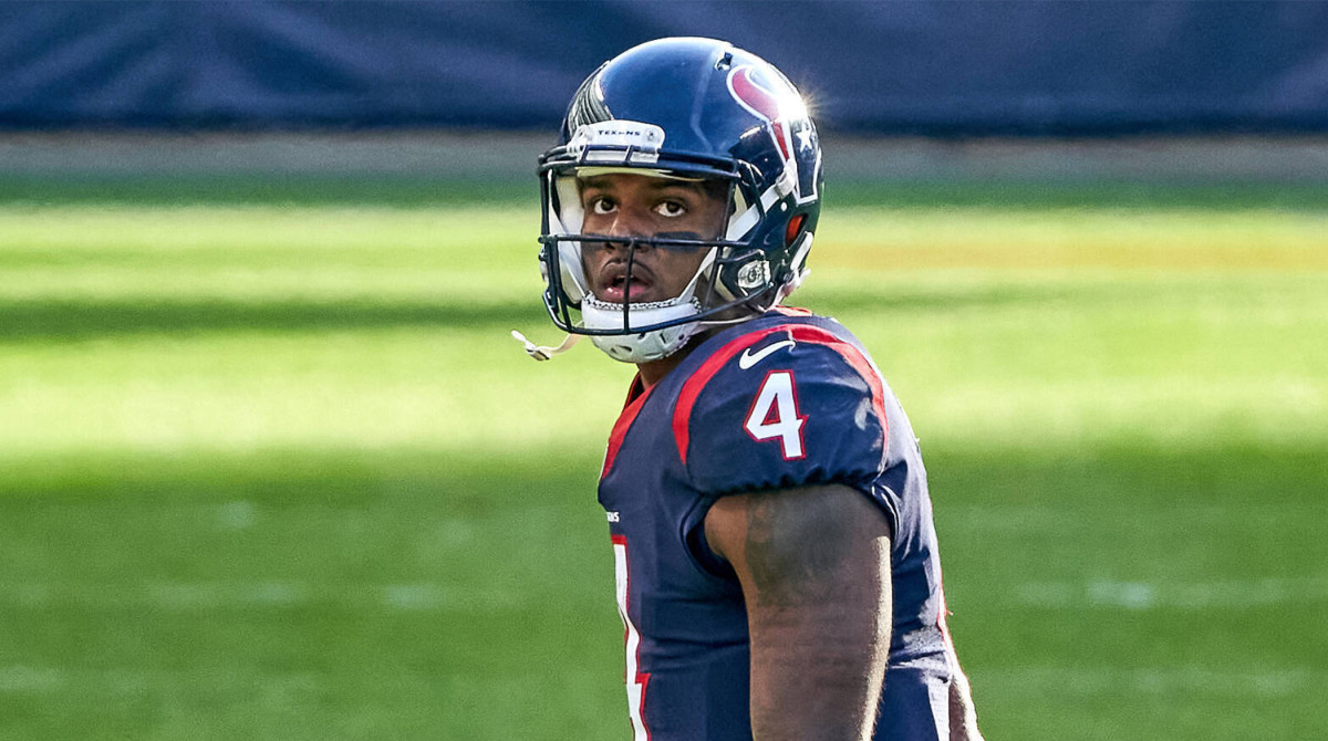 CHICAGO, IL - DECEMBER 13: Houston Texans quarterback Deshaun Watson (4) looks on in action during a game between the Chicago Bears and the Houston Texans on December 13, 2020, at Soldier Field in Chicago, IL.
